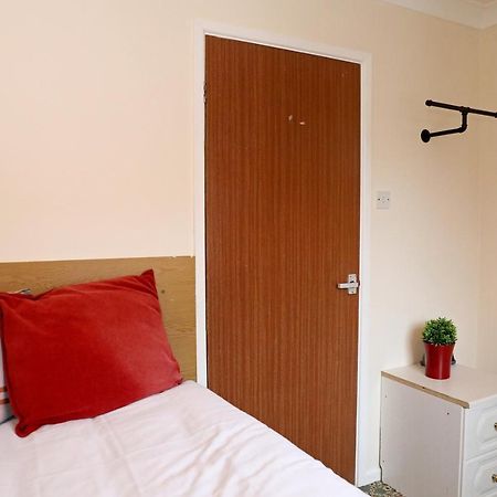 Comfy Quarters From 'Tobs Norwich' Apartment Exterior photo